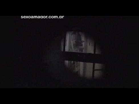 ❤️ Si Blondie ay lihim na nakunan ng video ng isang voyeur ng kapitbahayan na nakatago sa likod ng mga guwang na brick ❤ Sex video sa tl.camporner.top